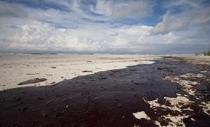 oil-spill-beach-resized.jpg